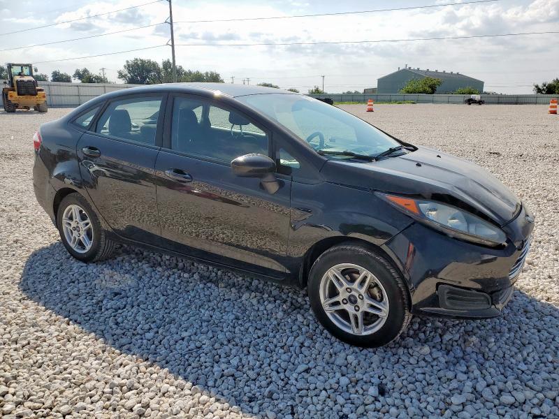 3FADP4BJ4KM156896 - 2019 FORD FIESTA SE 黑色 照片 4