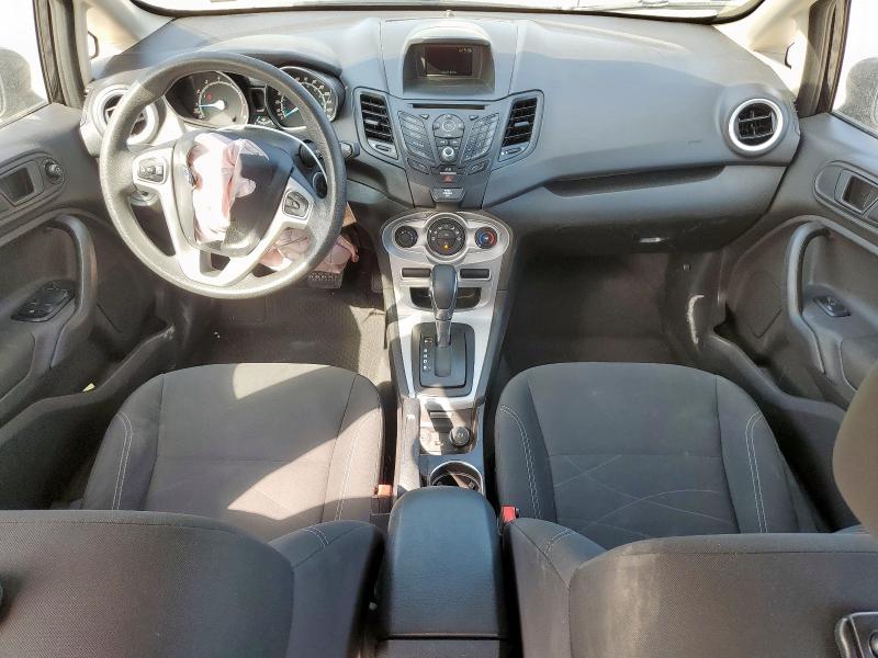 3FADP4BJ4KM156896 - 2019 FORD FIESTA SE 黑色 照片 8