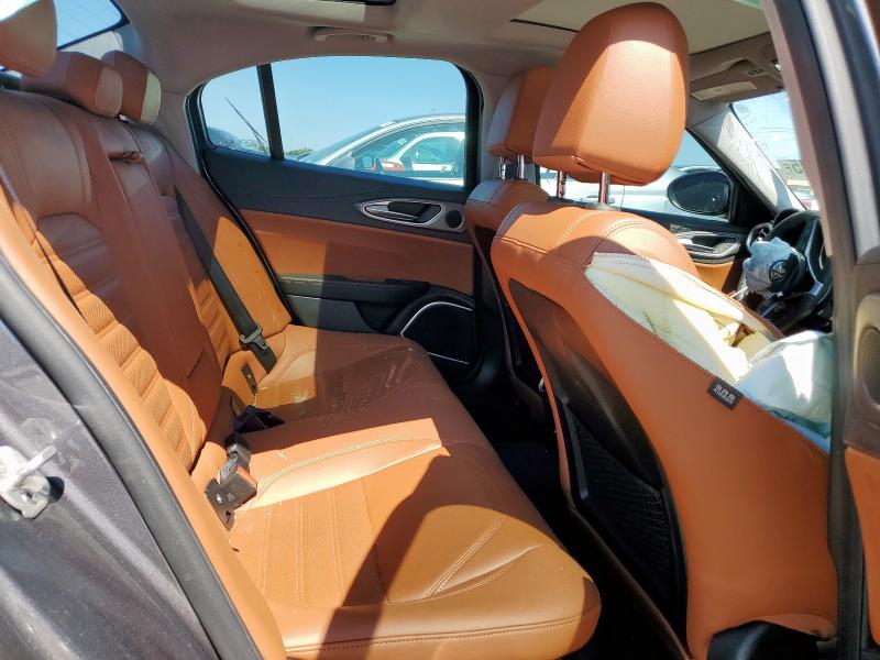 ZARFAECN1J7583432 - 2018 ALFA ROMEO GIULIA TI Szary zdjęcie 10