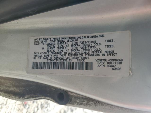 5TEWN72N13Z256133 - 2003 TOYOTA TACOMA XTRACAB ვერცხლისფერი ფოტო 12