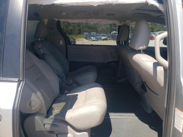 5TDYZ3DC3LS085268 - 2020 TOYOTA SIENNA XLE SILVER photo 11