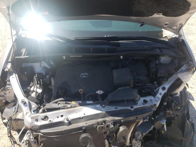 5TDYZ3DC3LS085268 - 2020 TOYOTA SIENNA XLE SILVER photo 12