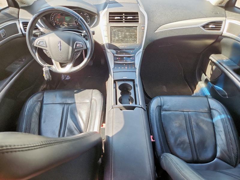 3LN6L2GK1GR613027 - 2016 LINCOLN MKZ SILVER photo 8