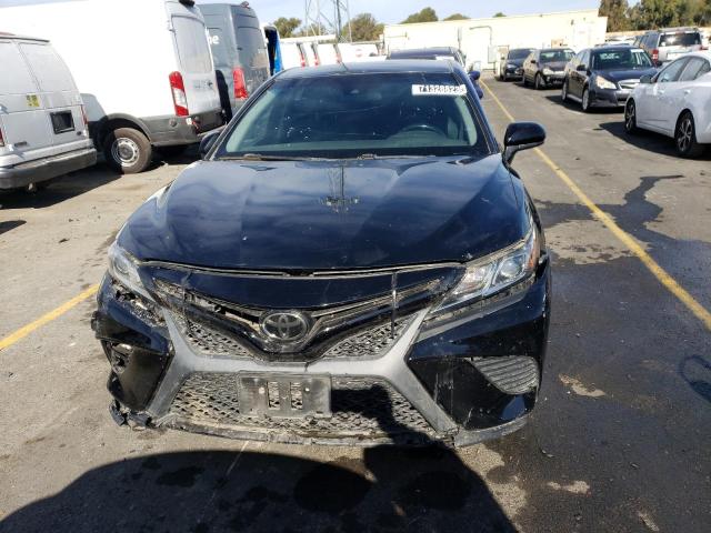 4T1B11HK4JU664003 - 2018 TOYOTA CAMRY L BLACK photo 5