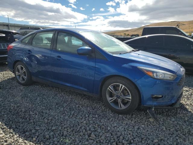 1FADP3FE1JL246725 - 2018 FORD FOCUS SE BLUE photo 4