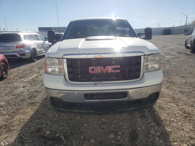 1GT120C81CF112436 - 2012 GMC SIERRA K2500 SLE WHITE photo 5