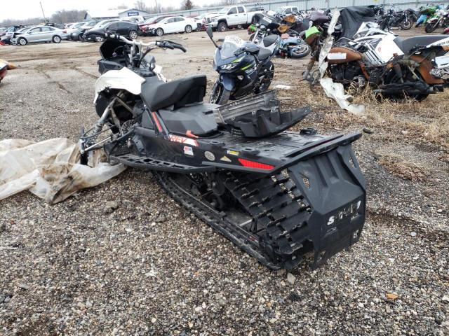 2BPSUGJAXJV000048 - 2018 SKI DOO RENEGADE TWO TONE photo 3