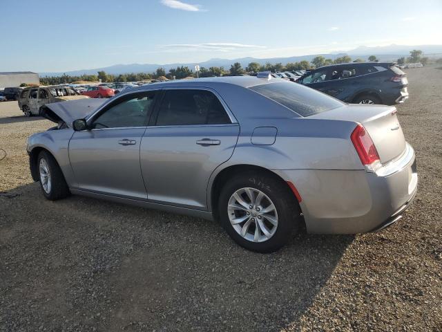 2C3CCAAG3FH920784 - 2015 CHRYSLER 300 LIMITED SILVER photo 2