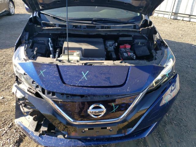 1N4AZ1CP4JC308545 - 2018 NISSAN LEAF S BLUE photo 11