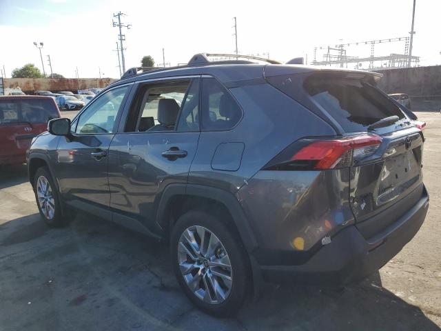 2T3C1RFV5NC177391 - 2022 TOYOTA RAV4 XLE PREMIUM GRAY photo 2