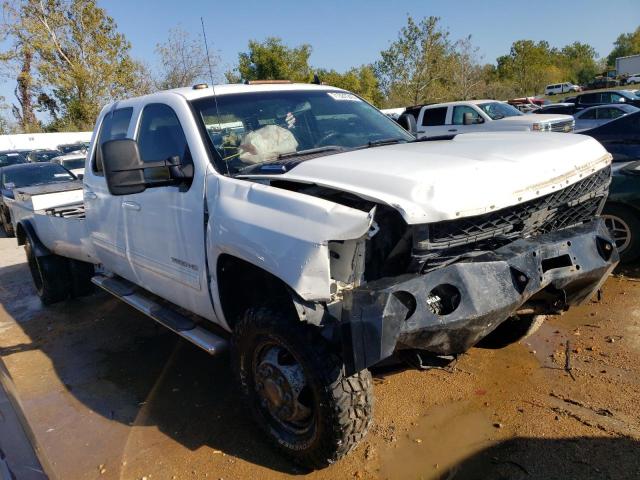 1GC4K1C83EF108734 - 2014 CHEVROLET SILVERADO K3500 LTZ WHITE photo 4