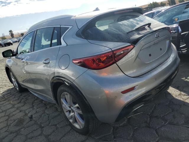 SJKCH5CP1HA022314 - 2017 INFINITI QX30 BASE SILVER photo 2