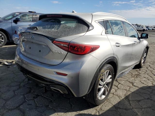 SJKCH5CP1HA022314 - 2017 INFINITI QX30 BASE SILVER photo 3