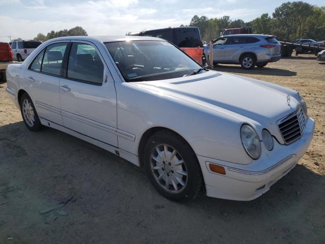 WDBJF65J31B208286 - 2001 MERCEDES-BENZ E 320 WHITE photo 4