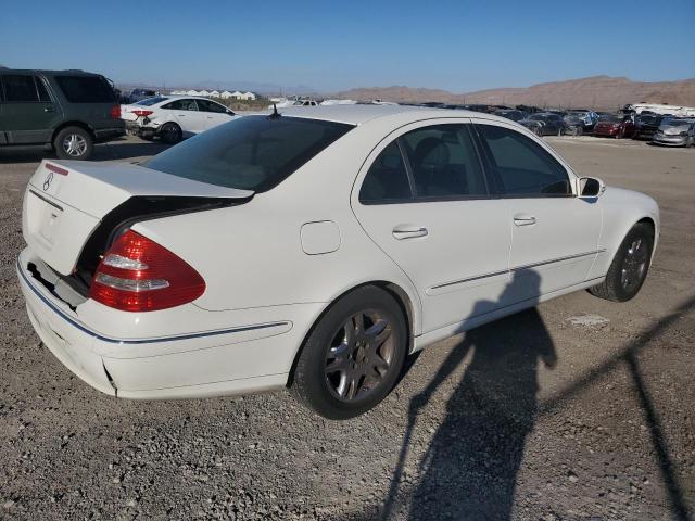 WDBUF65J15A715129 - 2005 MERCEDES-BENZ E 320 WHITE photo 3