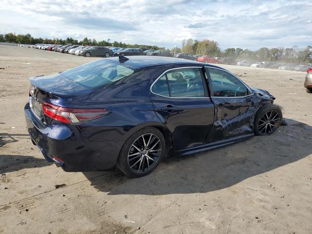 4T1G11AK9NU017800 - 2022 TOYOTA CAMRY SE BLUE photo 3