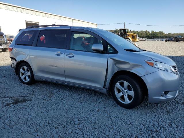 5TDKZ3DC2HS785196 - 2017 TOYOTA SIENNA LE SILVER photo 4