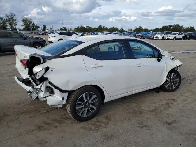 3N1CN8EV8ML855347 - 2021 NISSAN VERSA SV WHITE photo 3