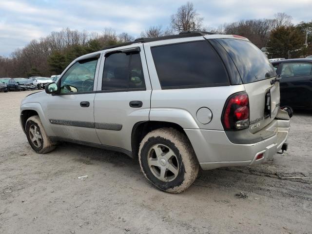 1GNDT13S242401918 - 2004 CHEVROLET TRAILBLAZE LS SILVER photo 2