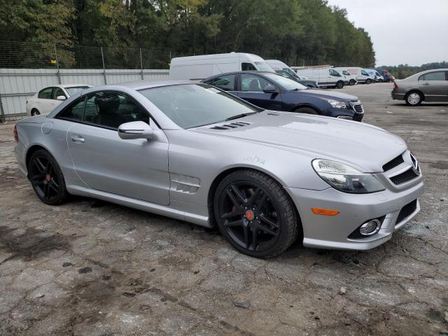 WDBSK7BA1BF162185 - 2011 MERCEDES-BENZ SL 550 SILVER photo 4