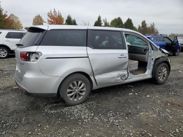 KNDMB5C17L6581771 - 2020 KIA SEDONA LX SILVER photo 3