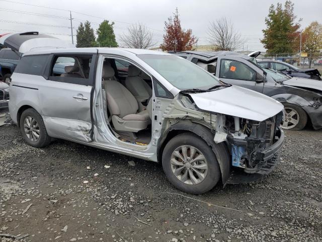 KNDMB5C17L6581771 - 2020 KIA SEDONA LX SILVER photo 4