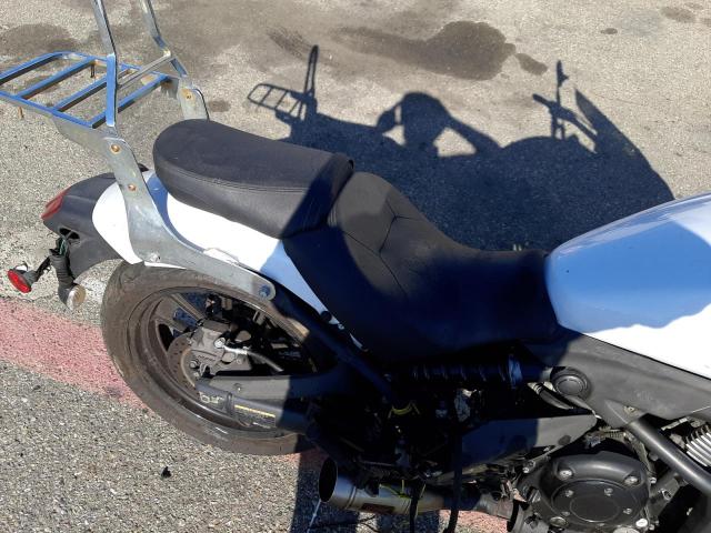 JKAENED13JDA07894 - 2018 KAWASAKI EN650 D WHITE photo 6