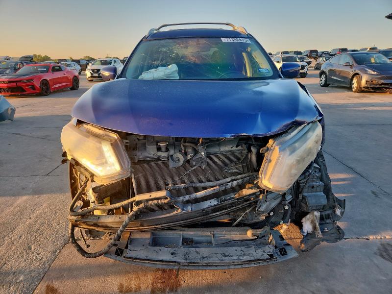 JN8AT2MT4HW143381 - 2017 NISSAN ROGUE S BLUE photo 5