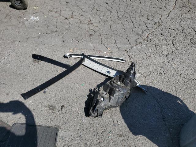 1NXBU4EE0AZ207874 - 2010 TOYOTA COROLLA BASE Biały zdjęcie 12