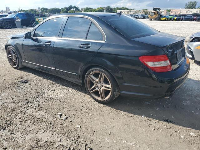 WDDGF5EB8BR137969 - 2011 MERCEDES-BENZ C 300 BLACK photo 2