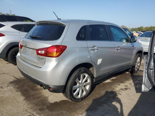 4A4AR4AU5FE001149 - 2015 MITSUBISHI OUTLANDER SE SILVER photo 3