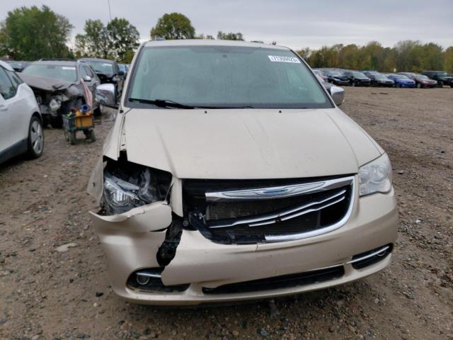 2C4RC1CG5DR615913 - 2013 CHRYSLER TOWN & COU TOURING L BEIGE photo 5