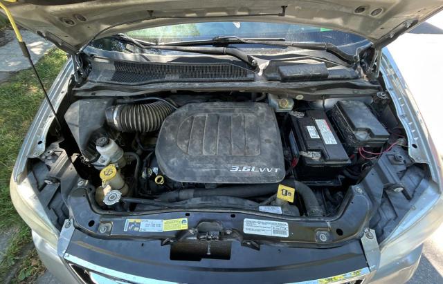 2C4RC1BG2FR629921 - 2015 CHRYSLER TOWN & COU TOURING SILVER photo 7