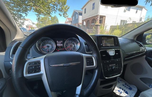 2C4RC1BG2FR629921 - 2015 CHRYSLER TOWN & COU TOURING SILVER photo 9