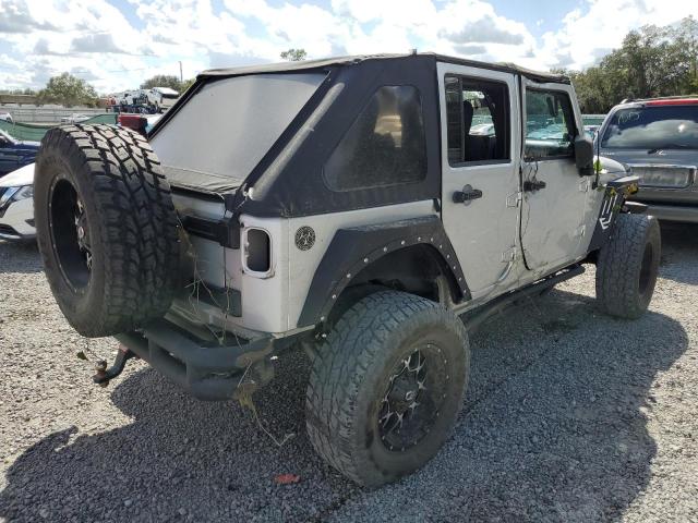 1J4GA59167L142179 - 2007 JEEP WRANGLER SAHARA GRAY photo 3