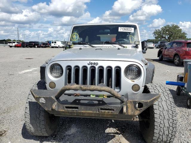 1J4GA59167L142179 - 2007 JEEP WRANGLER SAHARA GRAY photo 5