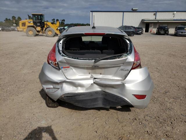 3FADP4EJ8JM136371 - 2018 FORD FIESTA SE SILVER photo 6