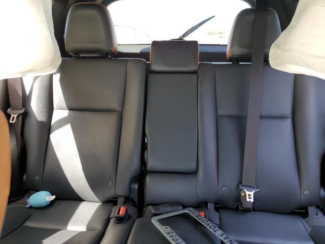 JTMNFREV5JJ723433 - 2018 TOYOTA RAV4 SE WHITE photo 10