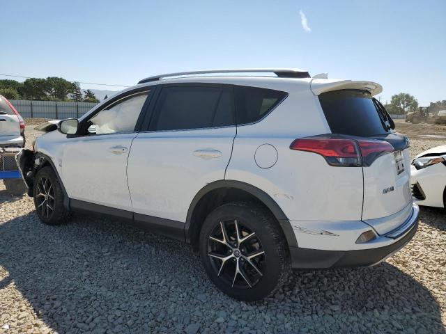 JTMNFREV5JJ723433 - 2018 TOYOTA RAV4 SE WHITE photo 2