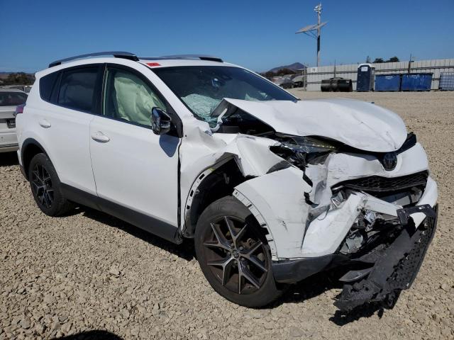 JTMNFREV5JJ723433 - 2018 TOYOTA RAV4 SE WHITE photo 4