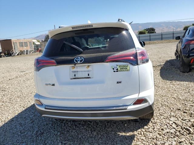 JTMNFREV5JJ723433 - 2018 TOYOTA RAV4 SE WHITE photo 6