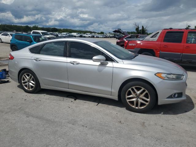 3FA6P0HR1DR230120 - 2013 FORD FUSION SE SILVER photo 4