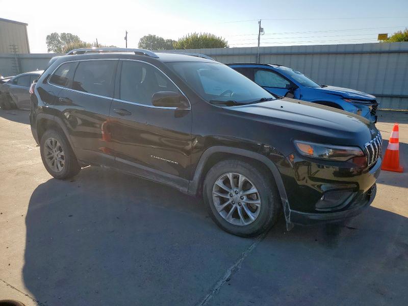 1C4PJLCB1KD203677 - 2019 JEEP CHEROKEE LATITUDE BLACK photo 4