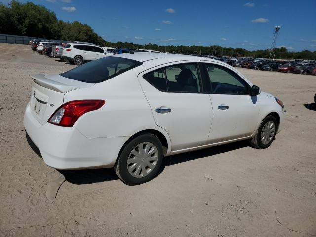 3N1CN7AP6JL865615 - 2018 NISSAN VERSA S WHITE photo 3