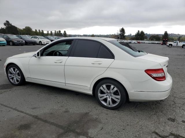 WDDGF8BB6AF475439 - 2010 MERCEDES-BENZ C 300 4MATIC WHITE photo 2