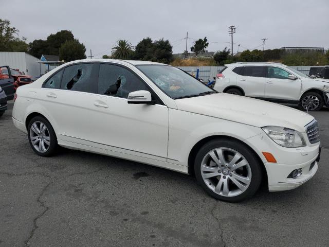 WDDGF8BB6AF475439 - 2010 MERCEDES-BENZ C 300 4MATIC WHITE photo 4