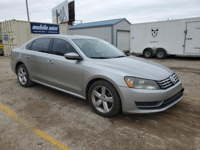 1VWBN7A38CC095452 - 2012 VOLKSWAGEN PASSAT SE SILVER photo 4