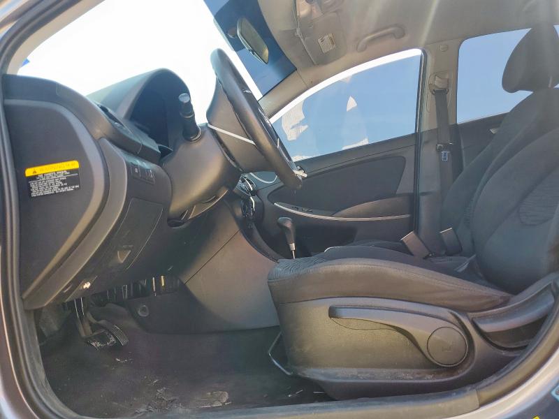 KMHCT5AE4GU267524 - 2016 HYUNDAI ACCENT SE GRAY photo 7