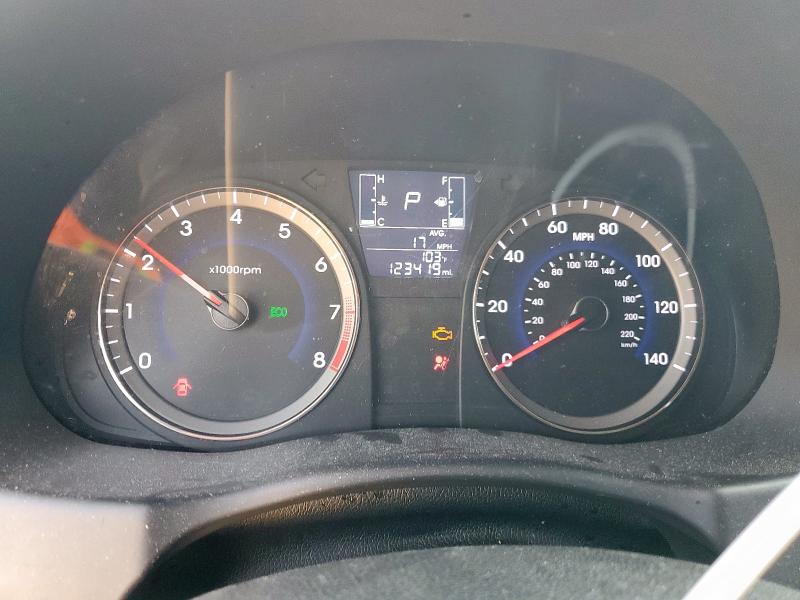 KMHCT5AE4GU267524 - 2016 HYUNDAI ACCENT SE GRAY photo 9