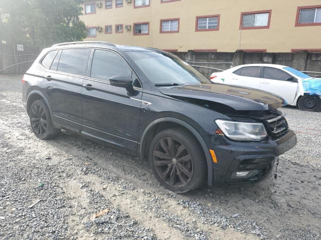 3VV3B7AX7LM067077 - 2020 VOLKSWAGEN TIGUAN SE შავი ფოტო 4